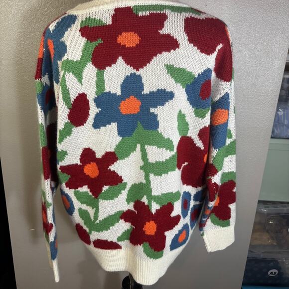 BiBi  Crewneck Floral Knit Sweater with Red, Blue, Green, Orange Flowers Size M - Picture 3 of 7